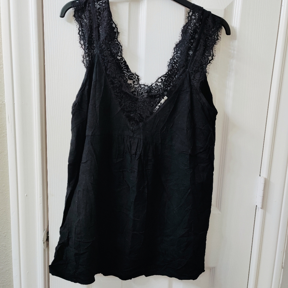 Umgee Black Lace Detail Top - Picture 2 of 6